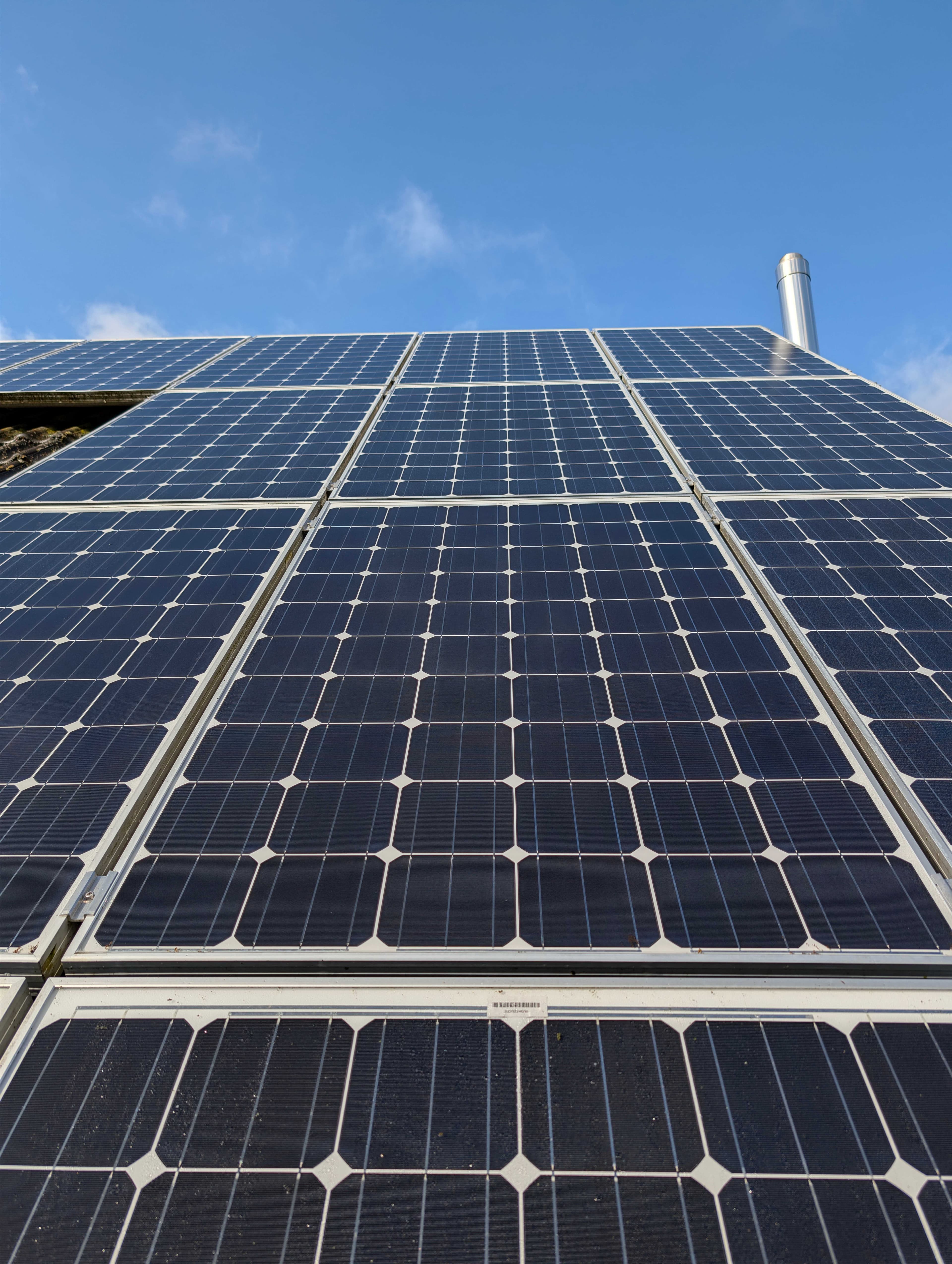 Saubere Solarmodule nach professioneller Reinigung