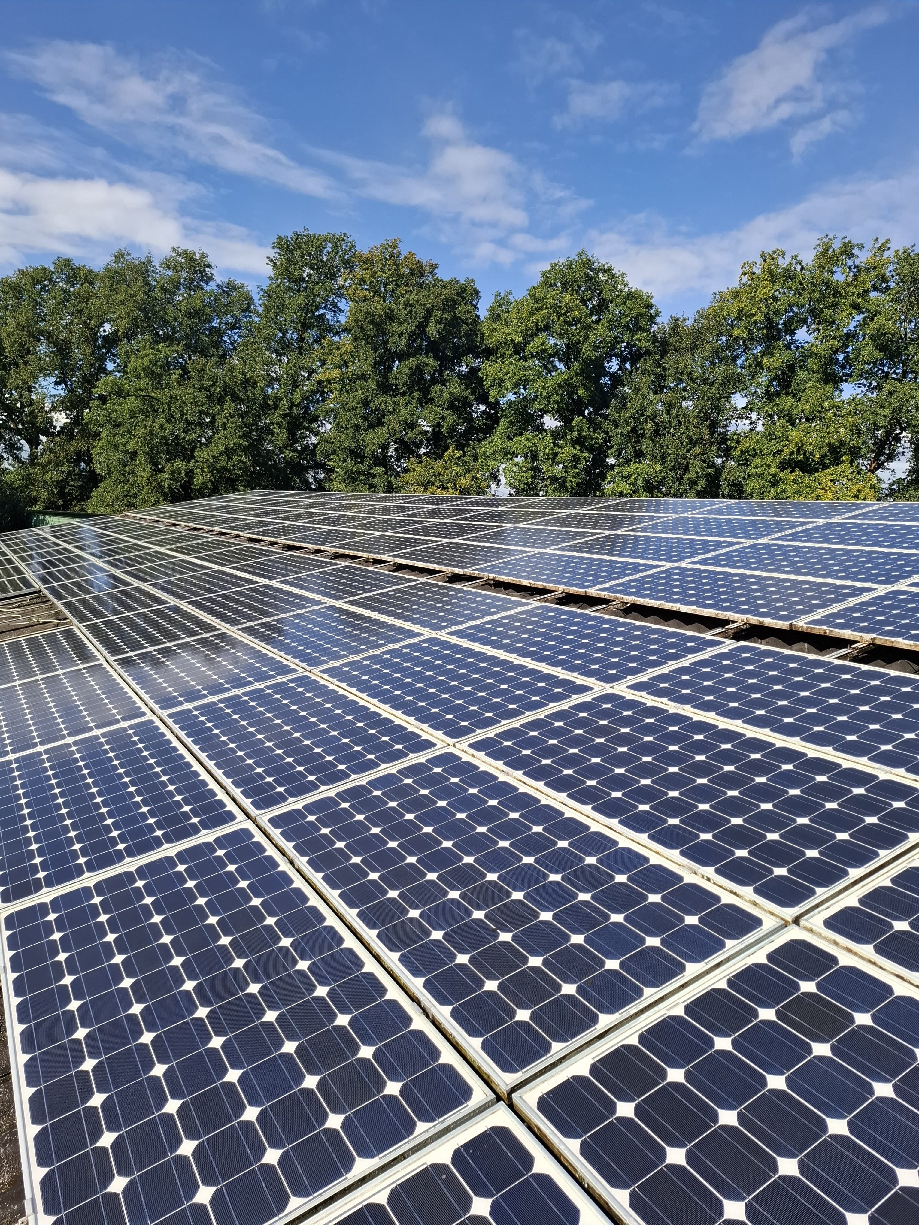 Vorher-Nachher Vergleich einer landwirtschaftlichen PV-Anlage – Nachher